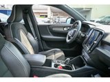 Used 2019 Volvo XC40 T5 R-Design image 4