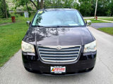 Used 2010 Chrysler Town & Country Touring w/ Safetytec Group image 4