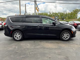 Used 2017 Chrysler Pacifica Touring image 6