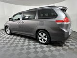 Used 2013 Toyota Sienna LE image 5