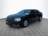 Used 2018 Chrysler 300 Touring image 3