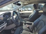 Used 2023 Chrysler Pacifica Touring-L image 5