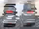 Used 2018 Chrysler Pacifica Touring-L image 5