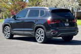 Used 2022 Volkswagen Taos SE w/ Panoramic Sunroof Package image 6