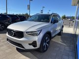 Used 2024 Volvo XC40 B5 Core image 2