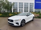 Used 2022 Volvo S60 B5 Momentum w/ Premium Package image 2