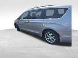 Used 2017 Chrysler Pacifica Touring-L Plus w/ Tire & Wheel Group image 3