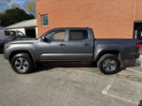 Used 2019 Toyota Tacoma TRD Sport image 2