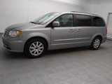 Used 2016 Chrysler Town & Country Touring image 2