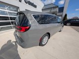 New 2025 Chrysler Pacifica Select image 5