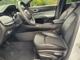 Used 2024 Jeep Compass Latitude image 5