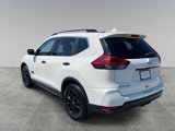 Used 2017 Nissan Rogue SV image 3