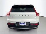 Used 2021 Volvo XC40 T5 Momentum image 5