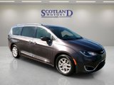 Used 2020 Chrysler Pacifica Touring-L image 4