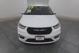Used 2023 Chrysler Pacifica Touring-L image 3