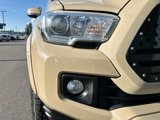 Used 2017 Toyota Tacoma TRD Sport image 4