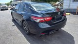 Used 2018 Toyota Camry SE image 2