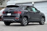 Certified 2022 Volkswagen Taos SE image 5