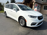 Used 2021 Chrysler Pacifica Touring-L image 3