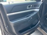 Used 2016 Ford Explorer XLT w/ Equipment Group 202A image 5