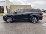Used 2018 Toyota Highlander FWD V6 image 2