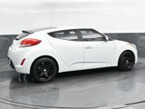 Used 2015 Hyundai Veloster image 2