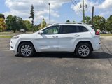 Used 2017 Jeep Cherokee Overland image 2