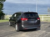 Used 2019 Chrysler Pacifica Touring-L image 5