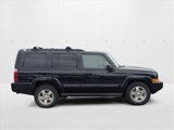 Used 2007 Jeep Commander Sport image 4