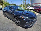 Used 2022 Toyota Camry SE image 2