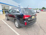 Used 2015 Kia Sorento LX image 3