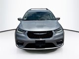 Used 2021 Chrysler Pacifica Touring-L image 2