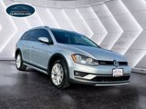 Used 2017 Volkswagen Golf Alltrack S image 3