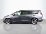 Used 2021 Chrysler Pacifica Touring-L image 4