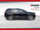 Used 2023 GMC Acadia SLT image 3