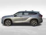 Used 2022 Toyota Highlander XLE image 4