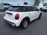 Used 2022 MINI Cooper 4-Door Hardtop image 3