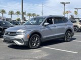 Used 2022 Volkswagen Tiguan SE image 2