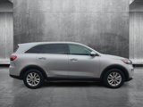 Used 2019 Kia Sorento LX image 4