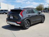 Used 2023 Kia Niro EX image 3