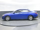 Used 2024 Hyundai Elantra SE image 3