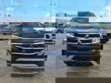 Used 2016 Volkswagen Golf SE w/ Lighting Package image 2