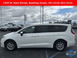 Certified 2023 Chrysler Pacifica Touring-L image 5