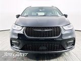 New 2025 Chrysler Pacifica Limited w/ Trailer Tow Group image 2