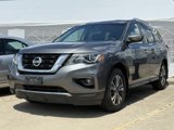 Used 2017 Nissan Pathfinder SV image 2