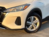 Used 2022 Nissan Kicks S image 3