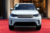 Used 2018 Land Rover Discovery HSE image 3