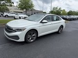 Used 2022 Volkswagen Jetta SE w/ Panoramic Sunroof Package image 2