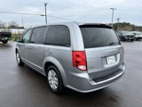 Used 2018 Dodge Grand Caravan SE image 2