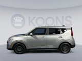 Used 2022 Kia Soul LX image 2